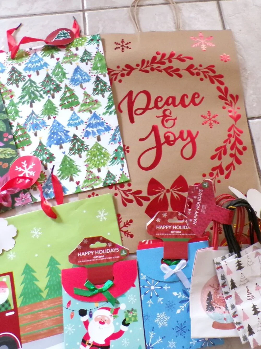 18 Gift Bags Assorted Sizes NEW